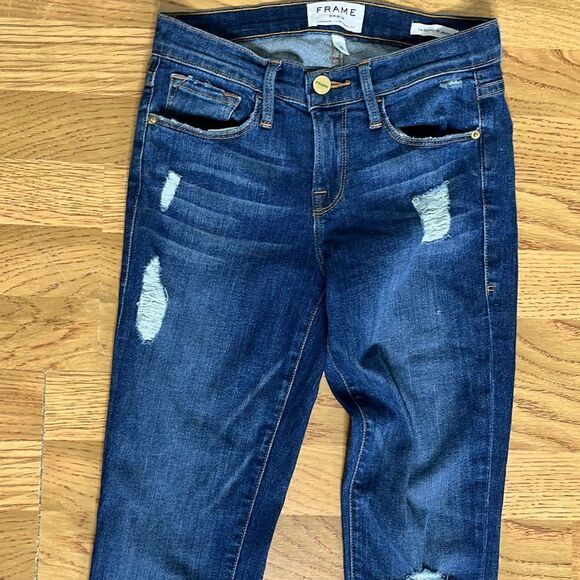 Super cute FRAME Brand Factory Distressed Skinny Jeans - Picture 5 of 15